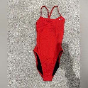 Nike hydrastrong one piece swimsuit